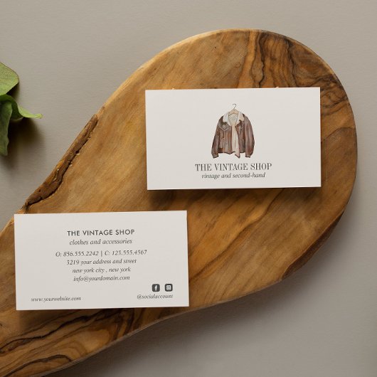 Oude  handkleding met leder visitekaartje