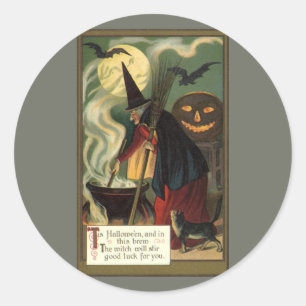 Oude heks op Halloween roert magische ketel Ronde Sticker