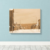 Oude hoofdstraat op het sneeuwcanvas canvas afdruk (Insitu (Houten vloer))