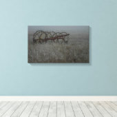 Oude hooihark boerderij apparatuur in de wintervor canvas afdruk (Insitu (Houten vloer))