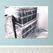 Oude houten koffers gestapeld canvas afdruk (Insitu (Houten vloer))