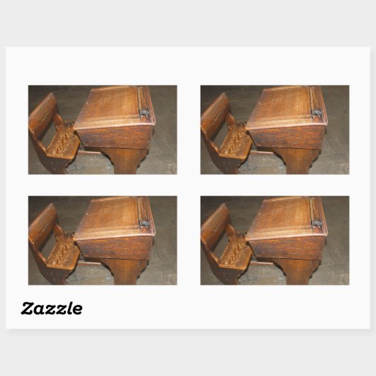 Oude houten schoolbureau en stoel Stickers (Vel)