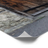 Oude houten voordeur met licht poster (Hoek)