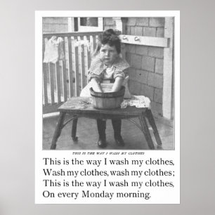Oude kamer vol met kleren wassen voor kleine meisj poster