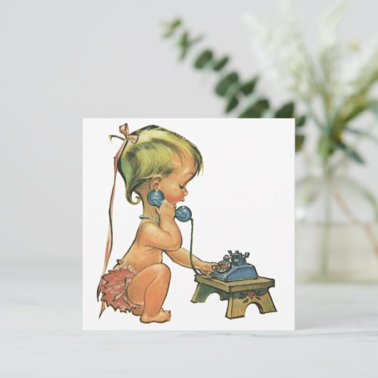 Oude Kinder Lieve Meisje op Speelgoed Telefoon Uit Kaart (Staand voorkant)