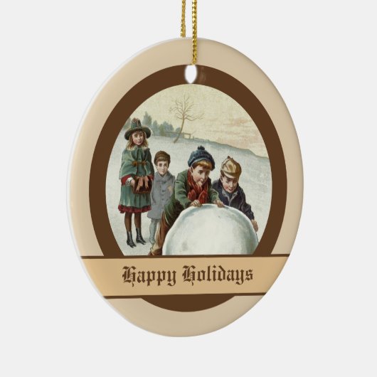 Oude kinderen die spelen in de winter keramisch ornament (Rechts)