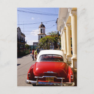Oude klassieke Amerikaanse auto in Guanabacoa een Briefkaart