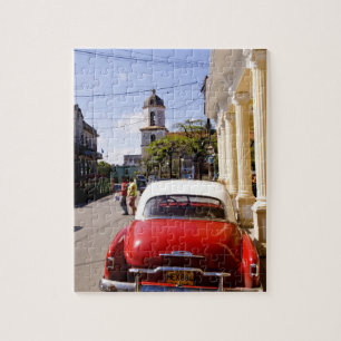 Oude klassieke Amerikaanse auto in Guanabacoa, een Legpuzzel