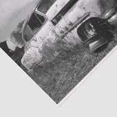 Oude klassieke auto in een Junkyard-depotpapier Tissuepapier (Detail)