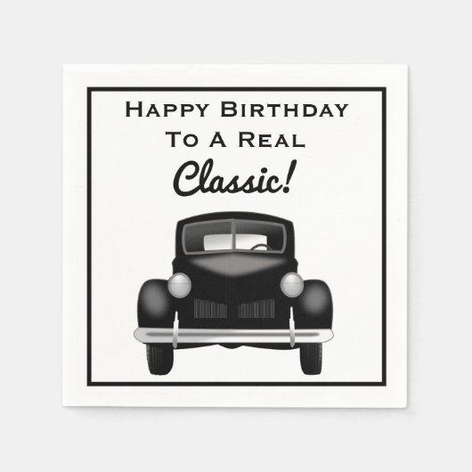 Oude klassieke auto over de heuvel Happy Birthday Servet (Voorkant)