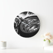 oude klassieke motorfiets grote klok (Huis)