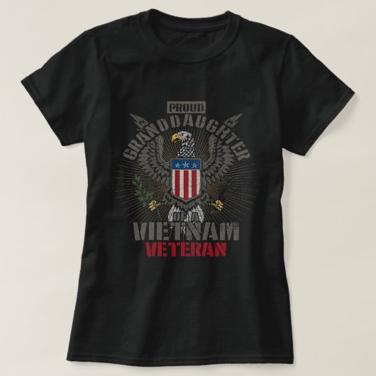Oude kleindochter van een Vietnam veteraan 335 T-shirt (Design voorkant)