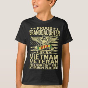 Oude kleindochter van Vietnam Veteraan - vrijheid  T-shirt