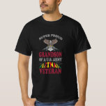 Oude kleinzoon van een Amerikaans leger Vietnam. T-shirt<br><div class="desc">Oude kleinzoon van een Amerikaans leger Vietnam.</div>