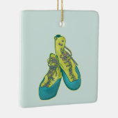 Oude klimschoenen rotsklimmen keramisch ornament (Rechts)