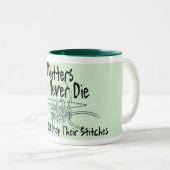 Oude Knitters Tweekleurige Koffiemok (Voorkant rechts)