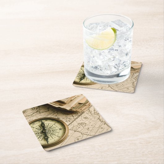 Oude kompas over oude kaart kartonnen onderzetters (Insitu)