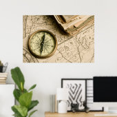 Oude kompas over oude kaart poster (Thuiskantoor)