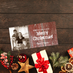 Oude landelijke rode schuur houten kerstkaart