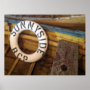 Oude levensredder in een verlaten kantine poster