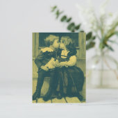 Oude liefdes- en romantische foto, kinderen kussen briefkaart (Staand voorkant)
