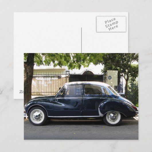 Oude, maar goed bewaarde Audi-auto. Briefkaart (Voorkant / Achterkant)