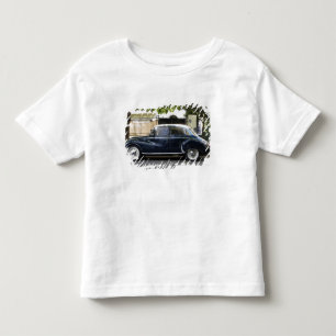 Oude maar zeer goed onderhouden Audi auto. Kinder Shirts
