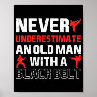 Oude man met zwarte band Karate Martial Arts