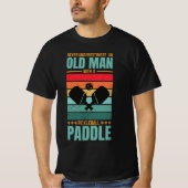 Oude Man Pickleball Paddle Retro Design T-shirt (Voorkant)