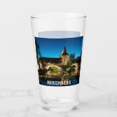 Oude middeleeuwse brug 's nachts in Neurenberg Glas (Achterkant)