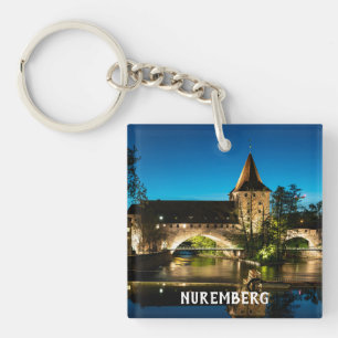 Oude middeleeuwse brug 's nachts in Neurenberg Sleutelhanger