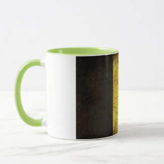 Oude modderige Belgische vlag bedekt keramiek Mok