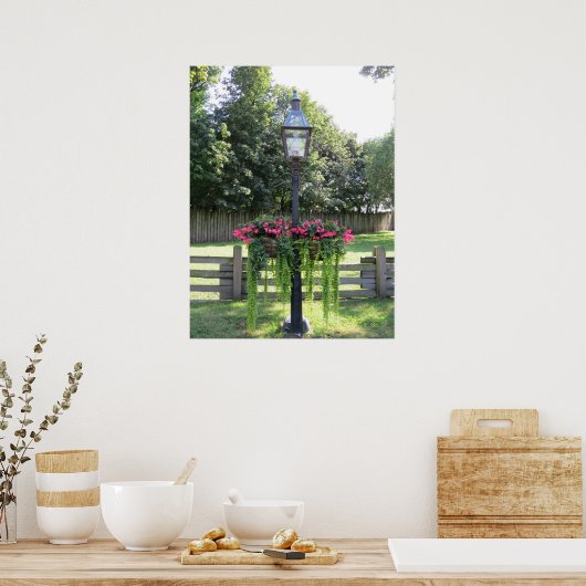 Oude modelamppost met hangende bloemen poster (Keuken)