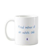 Oude moeder van een autistisch kind