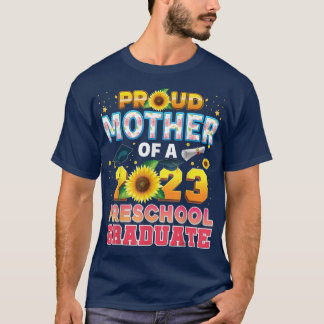 Oude moeder van klasse 2023 voorschool Afstuderen T-shirt