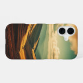 Oude Mountain Valley iPhone 16 Hoesje (Achterkant horizontaal)