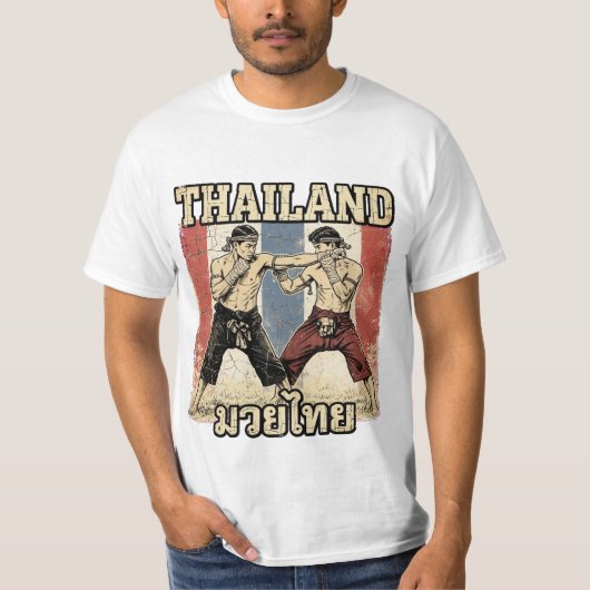 Oude Muay Thai-vechters met achtergrond van de Tha T-shirt (Voorkant)