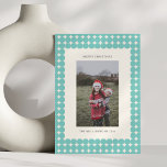Oude Munt Turkoois Groen Geometrisch Stippen Foto Feestdagenkaart<br><div class="desc">Deel uw kerstgroeten in stijl met deze Vintage Mint Teal Green Geometric Dots Pattern Photo Kerstkaart. Met een charmant ontwerp met retro-geïnspireerde geometrische stippen in een zachte mintgroene kleur combineert deze kaart klassieke elegantie met een moderne twist. Personaliseer het met uw favoriete foto en een aangepast bericht om een unieke...</div>