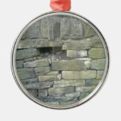 Oude muur, steen, stenen metalen ornament (Voorkant)