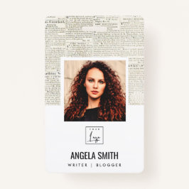 OUDE NEWSPAPIERTEXTURE WERKGELEGENHEID FOTO BARCOD BADGE