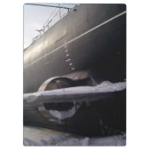 Oude onderzeeër in de sneeuw klembord (Achterkant)