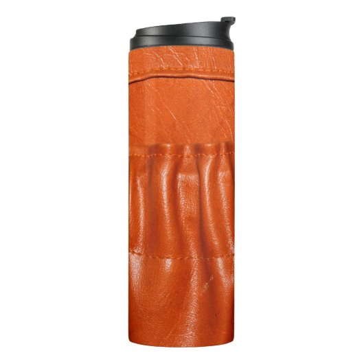 Oude oude oude autostoeldetails. blauw, weg. thermosbeker (Gedraaid links)