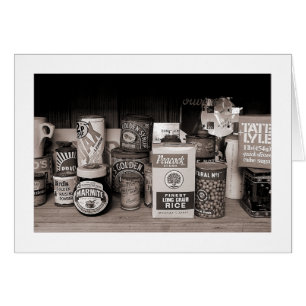 Oude pakketten, dozen en blikken.