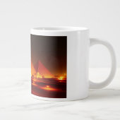 Oude piramides grote koffiekop (Rechts)