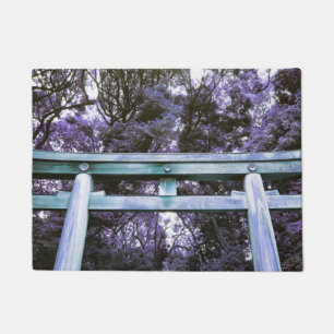 Oude poort bij Meiji Shrine in Yoyogi Park in Toki Deurmat