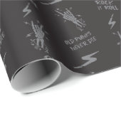 Oude punks sterven nooit skeleton rock op gothic cadeaupapier (Rol Hoek)