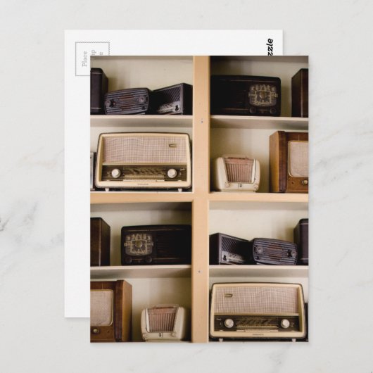 Oude radio's van 1950 op de schalen briefkaart (Voorkant / Achterkant)