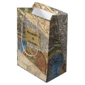 Oude reiskaarten collage, aangepaste namen medium cadeauzakje (Achterkant Gekanteld)