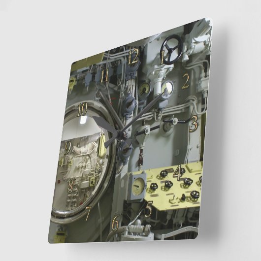 oude retro-onderzeeboot vierkante klok (Hoek)