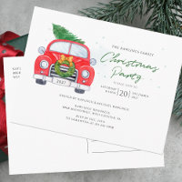 Oude rode auto met kerstboom familiefeest